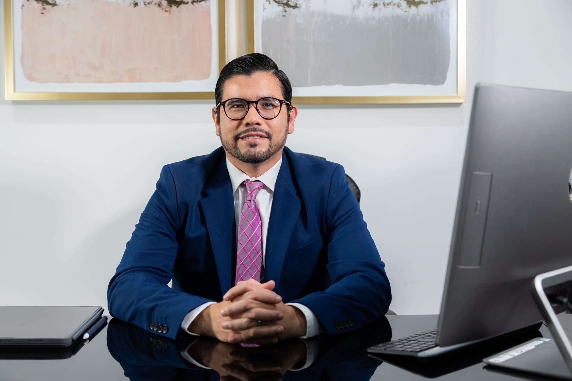 Dr. Israel González